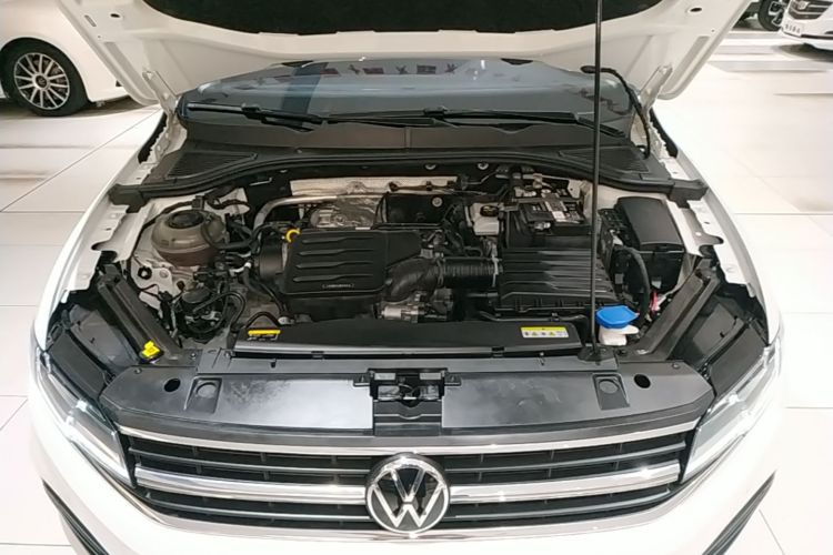 Volkswagen Bora 2022 car image #20