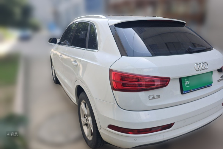 Audi Q3 2017 car image #5