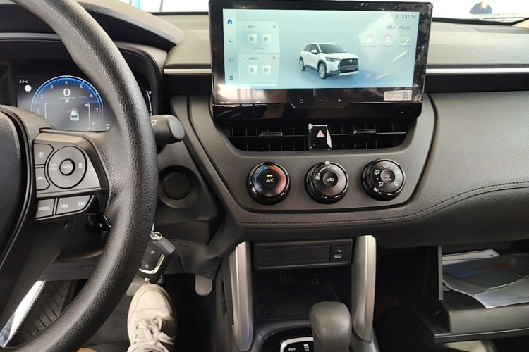 Toyota Corolla Cross 2024 صورة سيارة #10