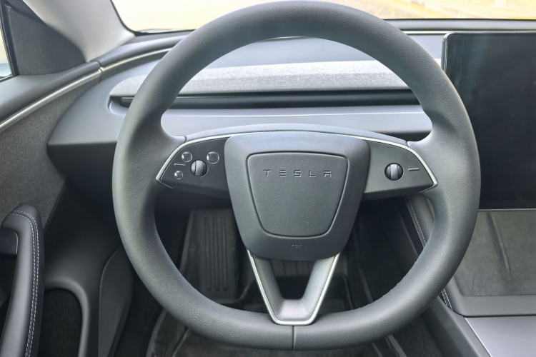 Tesla Model 3 2024 #16 Tesla Model 3 2024 car image #16
