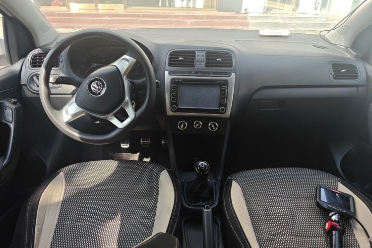 Volkswagen Polo 2015 #7 Volkswagen Polo 2015 car image #7