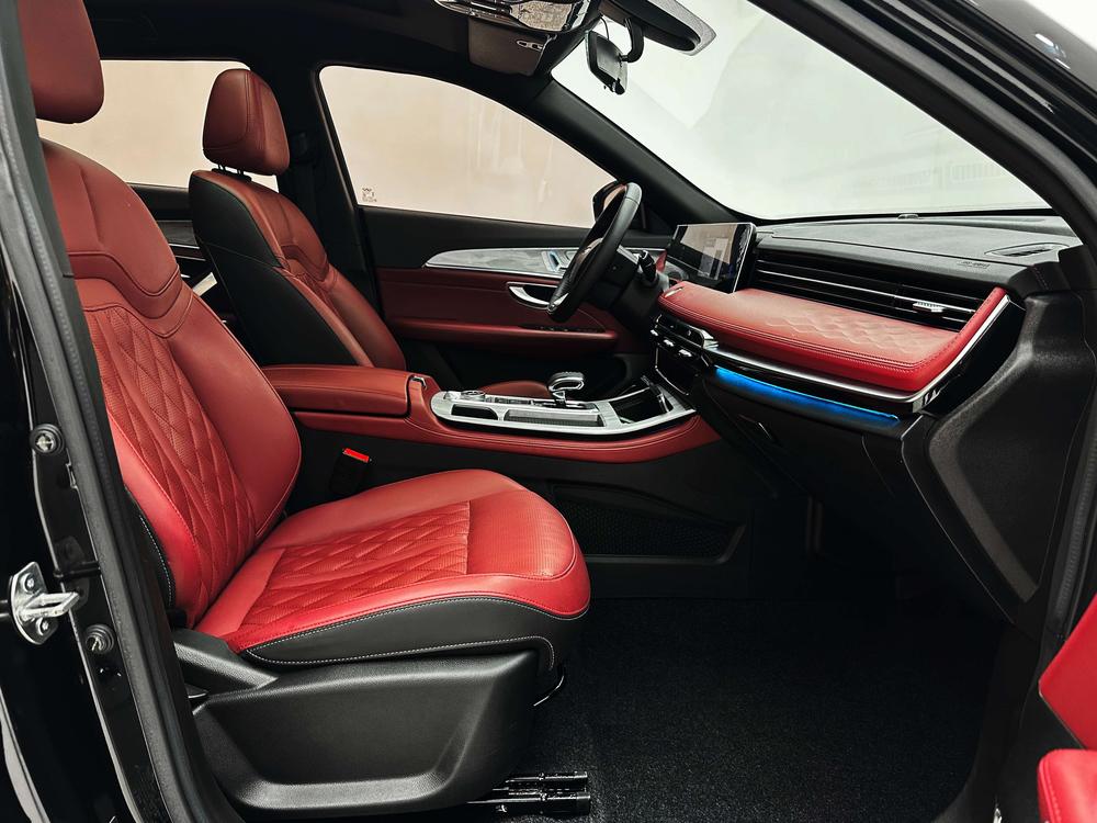 Jetour X70 PLUS 2023 car image #24