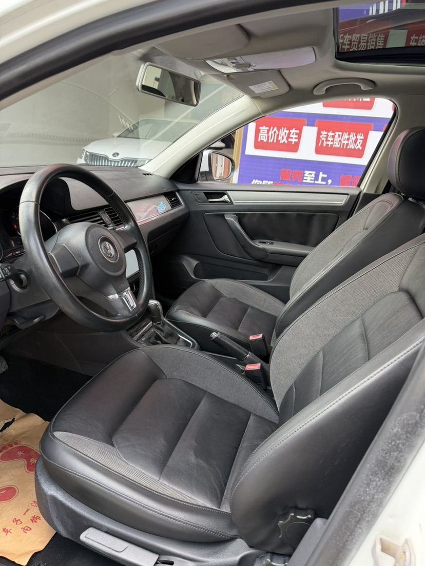 Volkswagen Bora 2015 car image #8