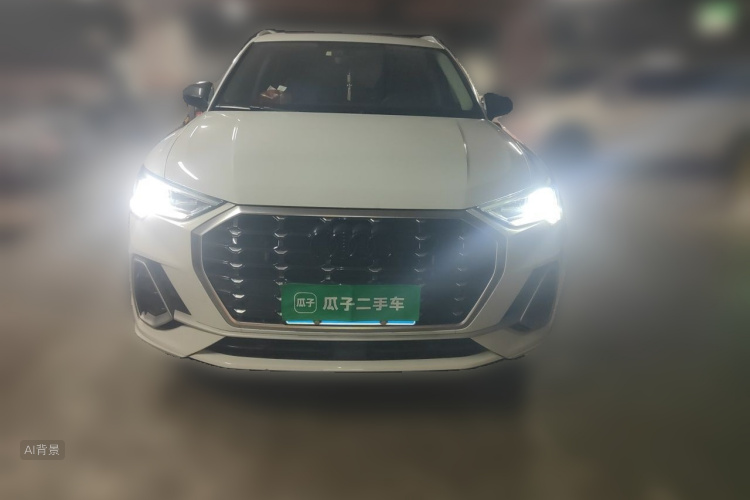Audi Q3 2022 car image #3