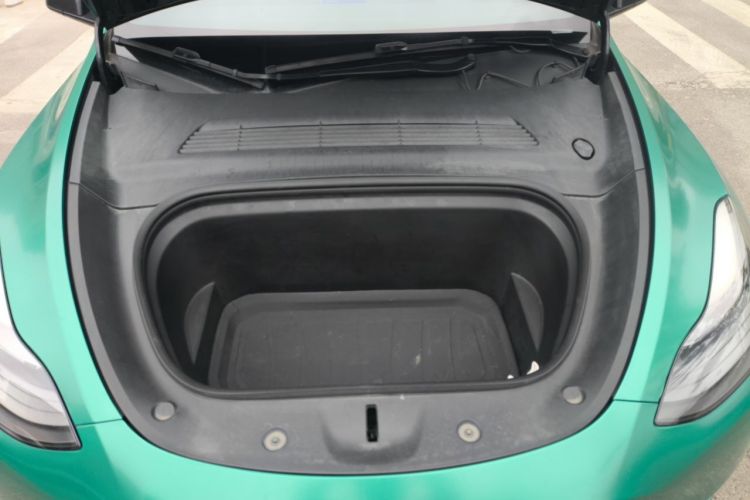 Tesla Model Y 2021 car image #21