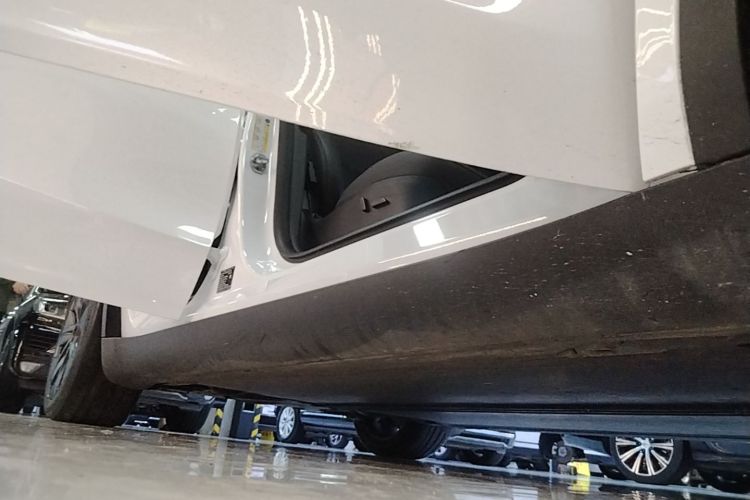 Tesla Model Y 2023 #26 Tesla Model Y 2023 car image #26