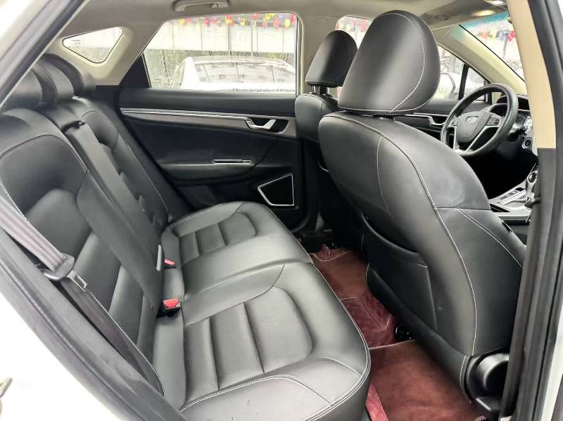 GEELY Emgrand GS 2017 car image #9