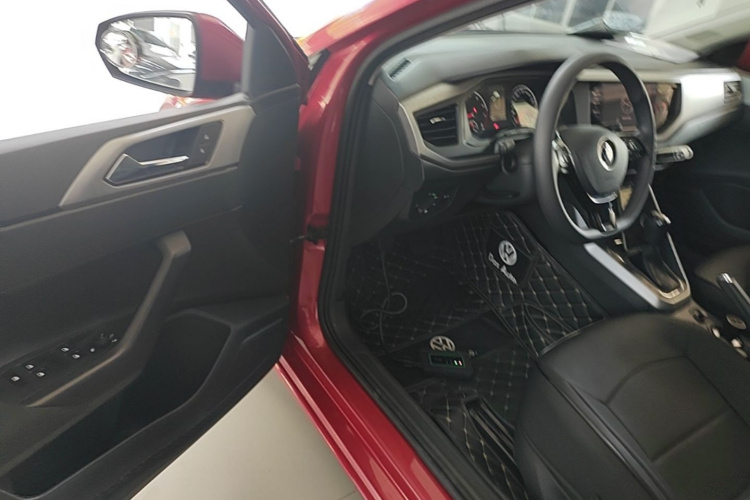 Volkswagen Polo 2021 car image #16
