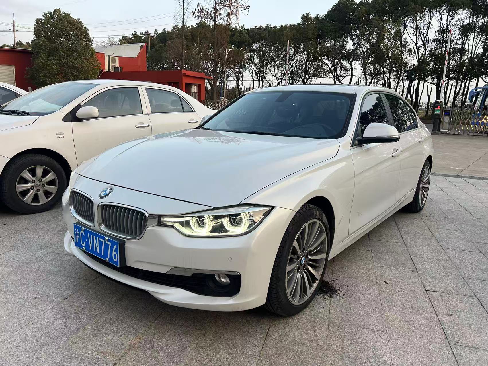 BMW 3 Series 2019 BMW 3 Series 2019 car image