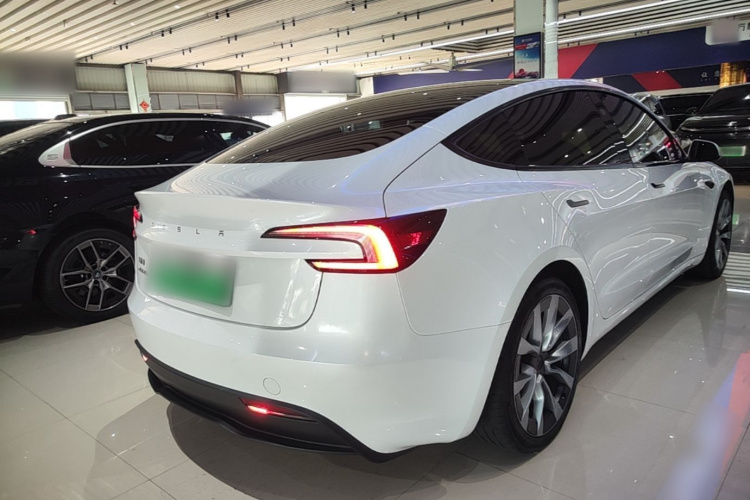 Tesla Model 3 2024 #7 Tesla Model 3 2024 car image #7