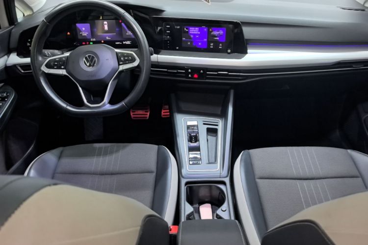Volkswagen Golf 2021 car image #11