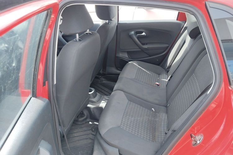 Volkswagen Polo 2016 car image #19