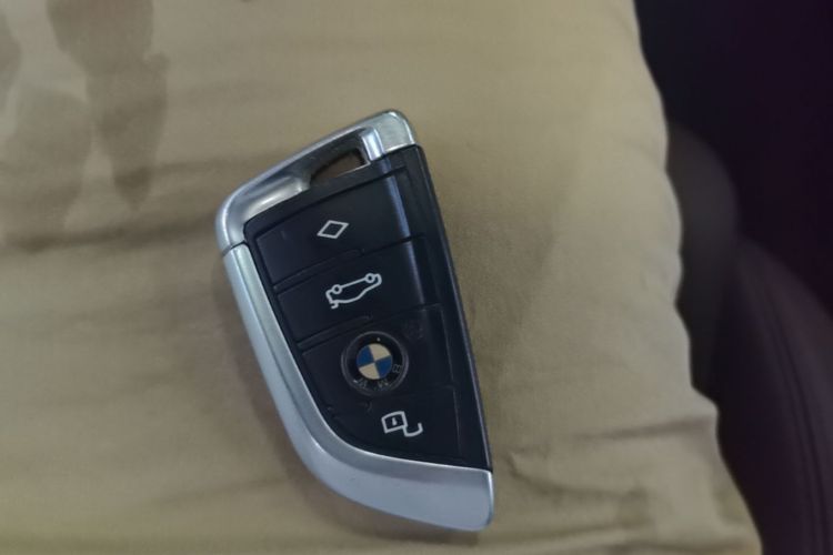 BMW 3 Series 2020 car image #9