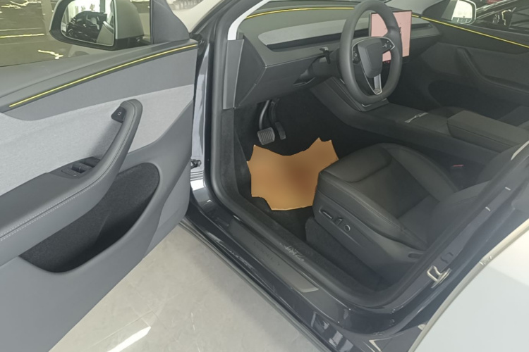 Tesla Model Y 2025 #16 Tesla Model Y 2025 car image #16