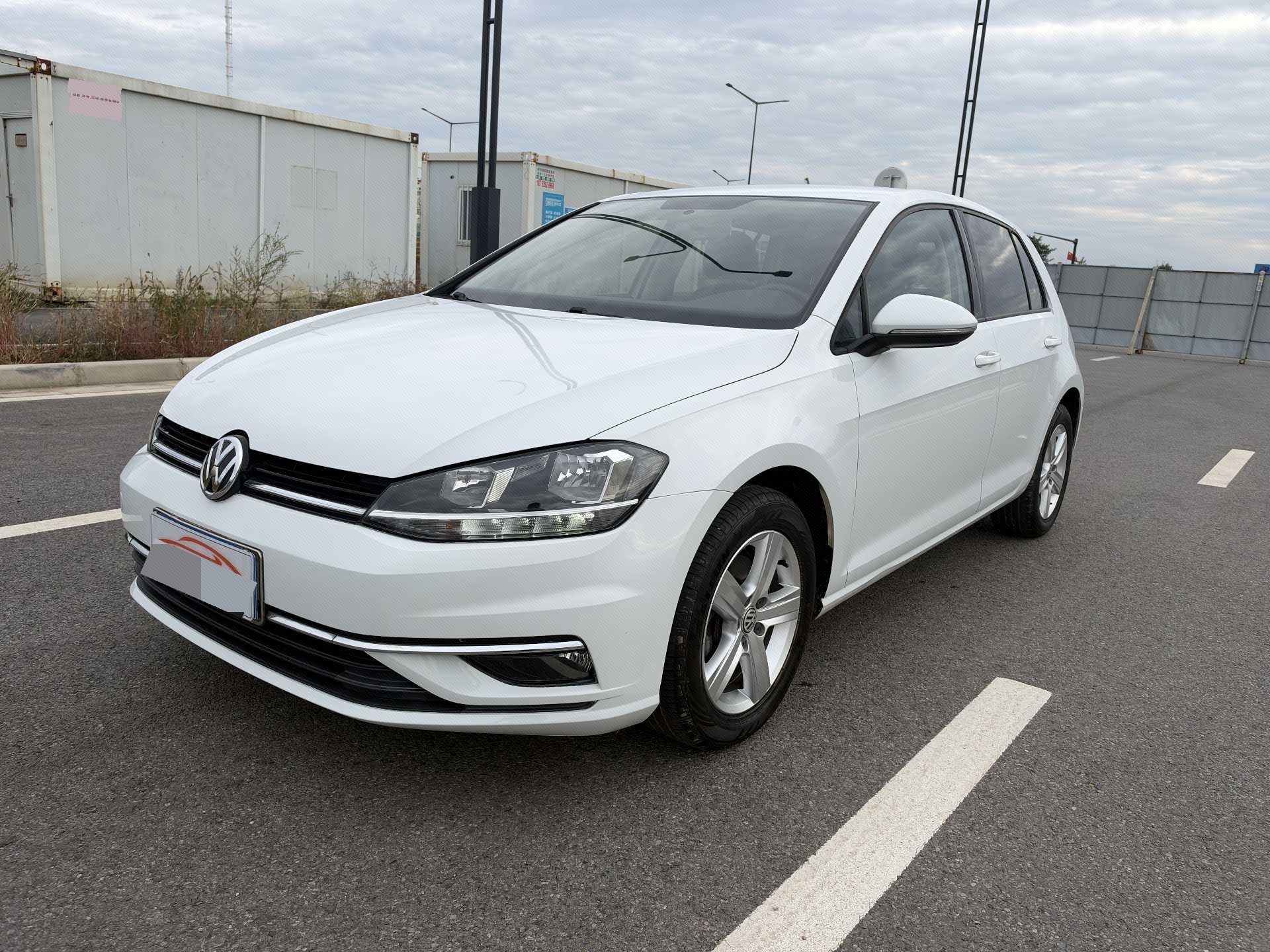 Volkswagen Golf 2018 car image 