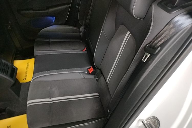 Volkswagen Golf 2024 car image #19