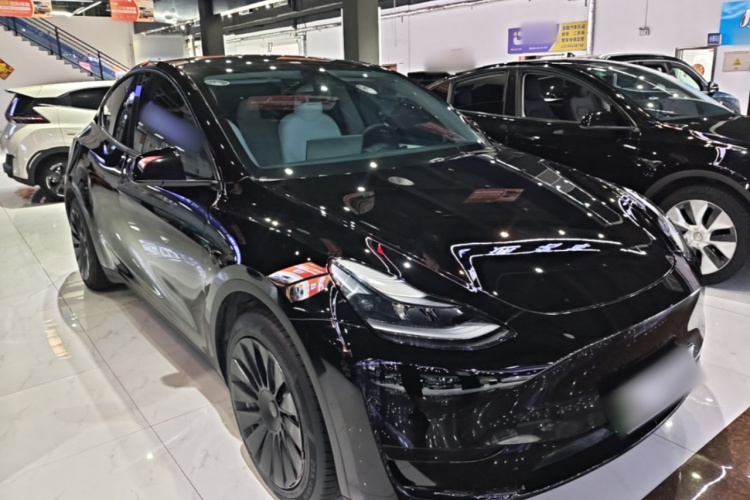 Tesla Model Y 2022 #4 Tesla Model Y 2022 car image #4