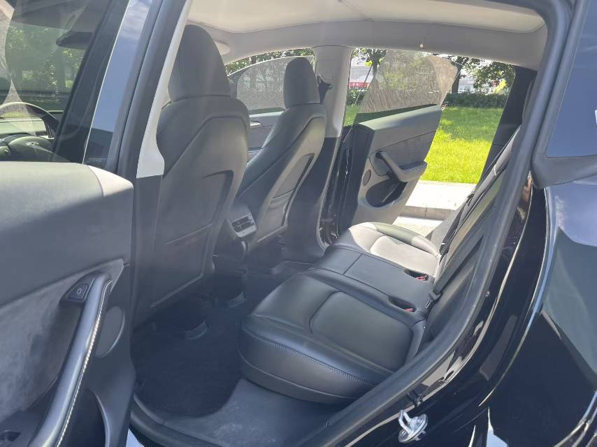 Tesla Model Y 2022 #5 Tesla Model Y 2022 car image #5