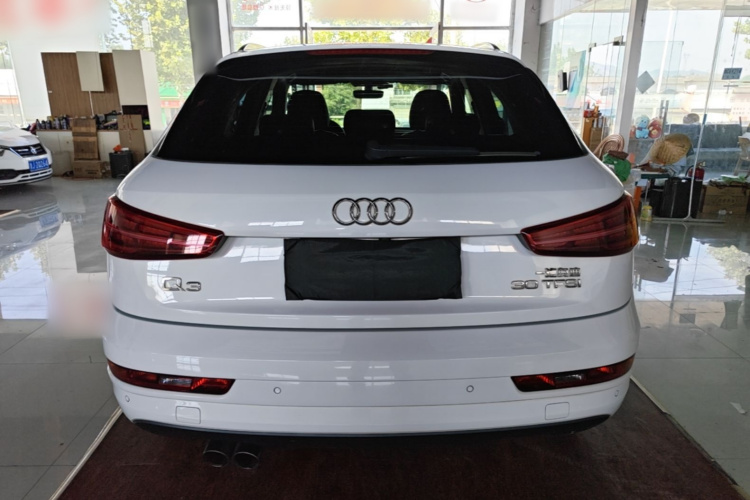 Audi Q3 2017 car image #6