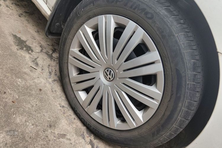 Volkswagen Polo 2019 car image #9