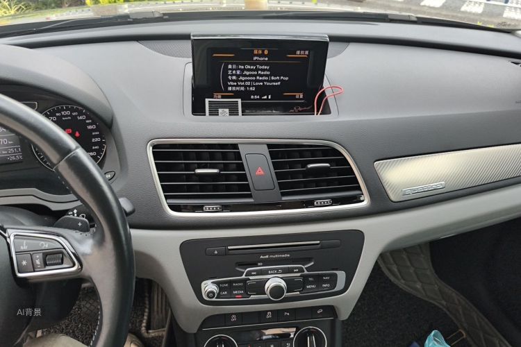 Audi Q3 2016 car image #15