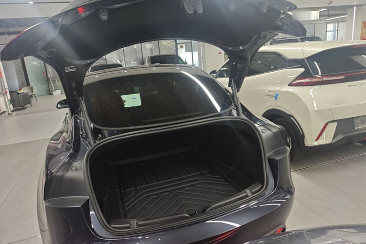 Tesla Model 3 2024 #19 Tesla Model 3 2024 car image #19