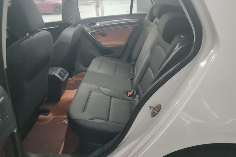 Volkswagen Golf 2015 car image #17
