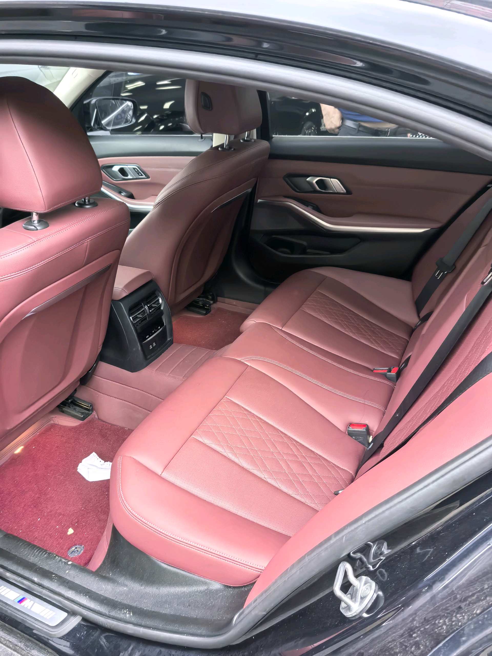 BMW 3 Series 2023 immagine di auto #4