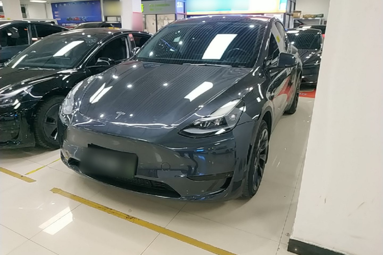 Tesla Model Y 2024 #2 Tesla Model Y 2024 car image #2