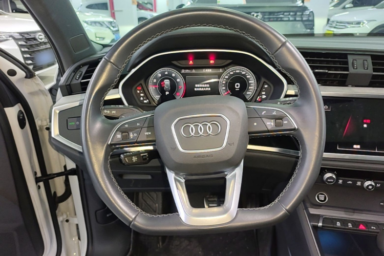 Audi Q3 2024 #11 Audi Q3 2024 car image #11
