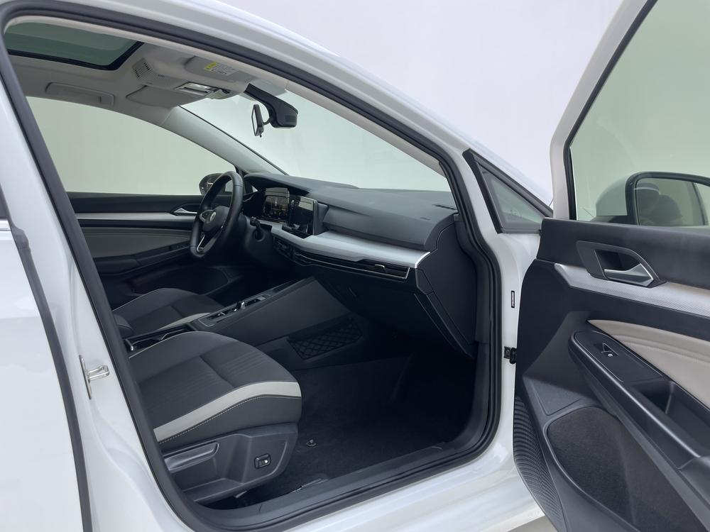 Volkswagen Golf 2022 car image #27