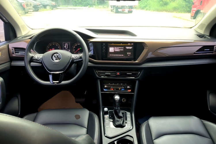 Volkswagen Tharu 2021 car image #10