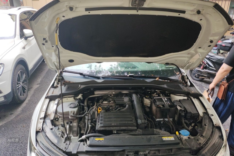 Volkswagen Golf 2021 car image #22