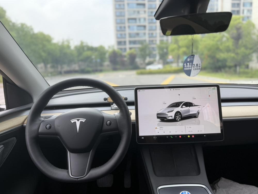 Tesla Model Y 2023 #14 Tesla Model Y 2023 car image #14