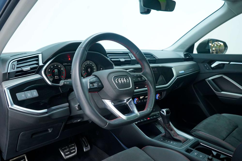Audi Q3 2022 car image #20