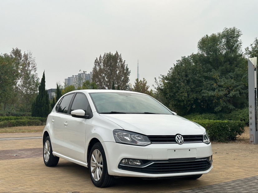 Volkswagen Polo 2016 car image #3