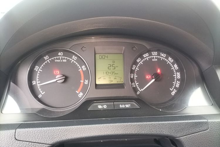 2017 immagine di auto #12
