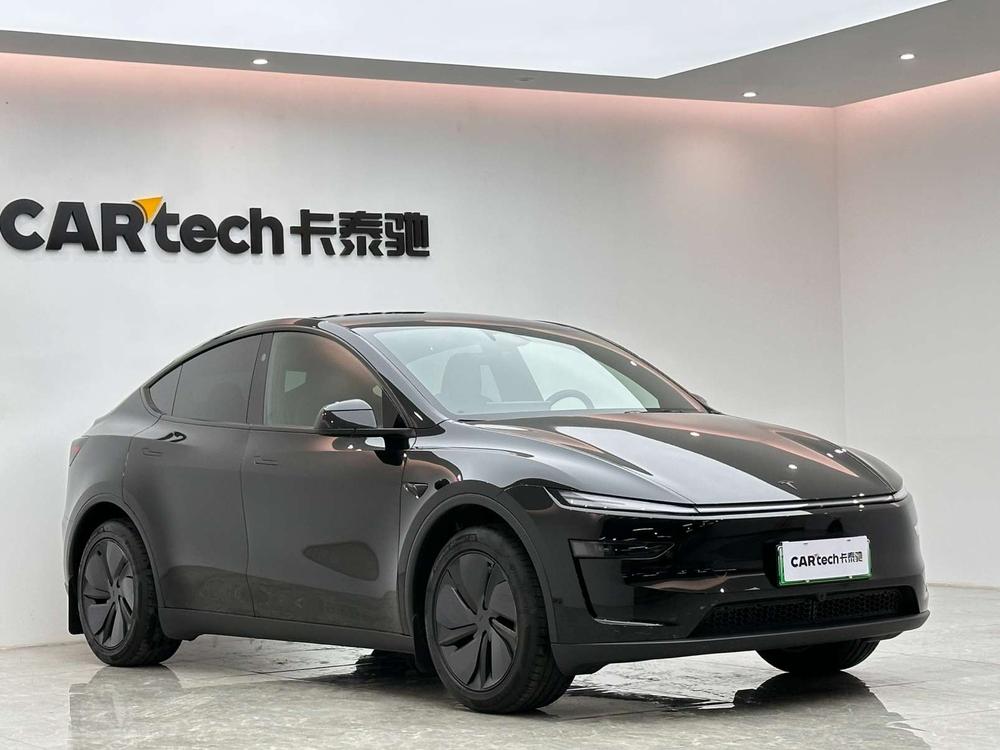 Tesla Model Y 2026 car image #3
