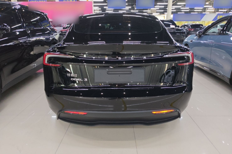 Tesla Model 3 2023 #4 Tesla Model 3 2023 car image #4