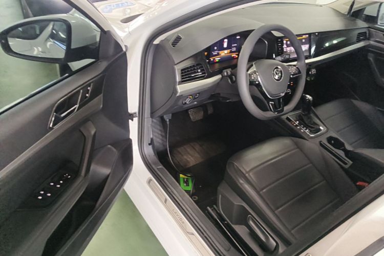 Volkswagen Lavida 2021 car image #16