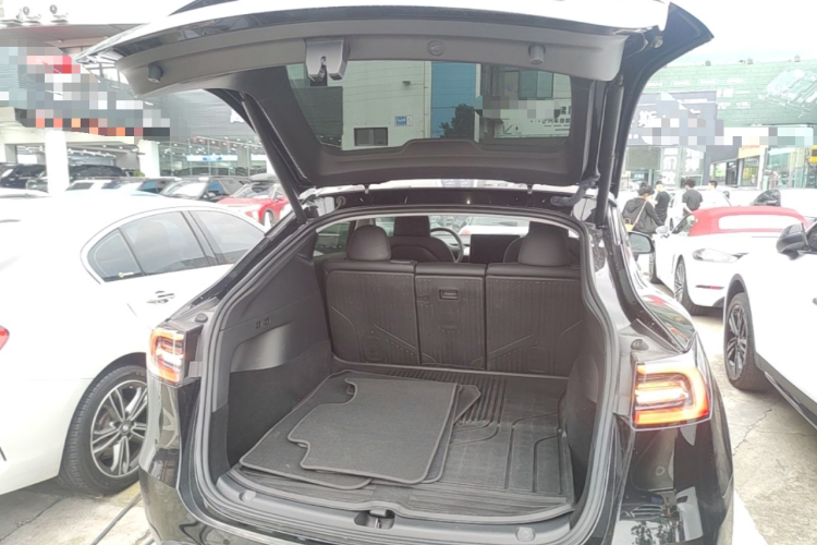 Tesla Model Y 2023 #19 Tesla Model Y 2023 car image #19