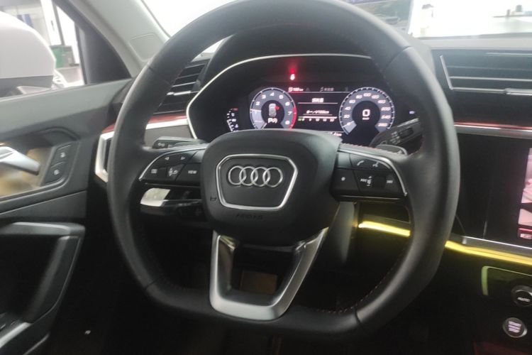 Audi Q3 2020 #11 Audi Q3 2020 car image #11
