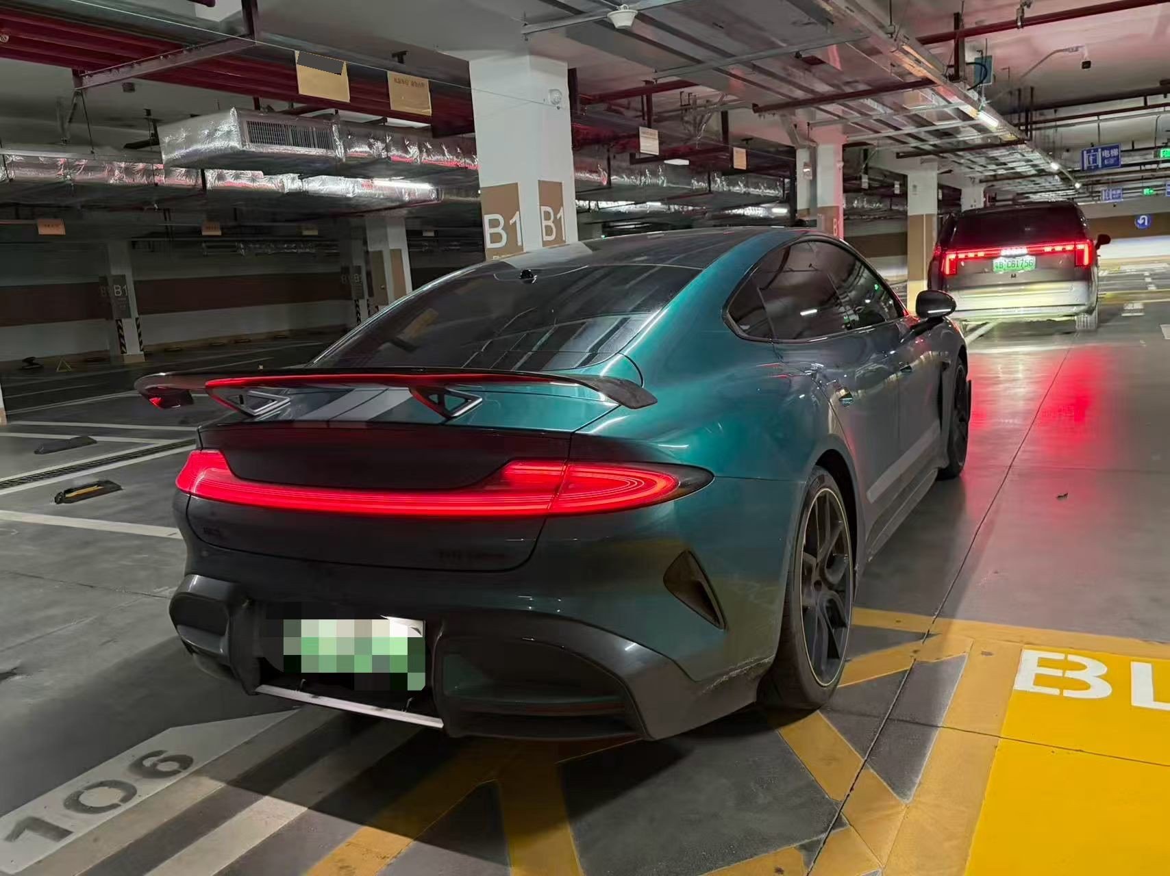 小米汽车 小米SU7 Ultra 2025 汽车图片 #6