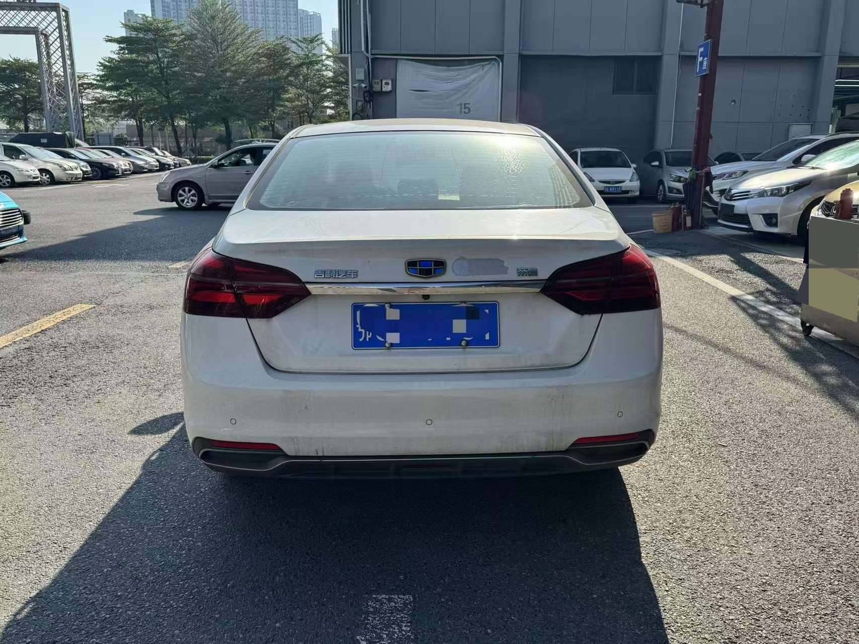 GEELY Emgrand 2019 #4 GEELY Emgrand 2019 car image #4