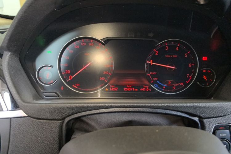 BMW 3 Series 2018 car image #23