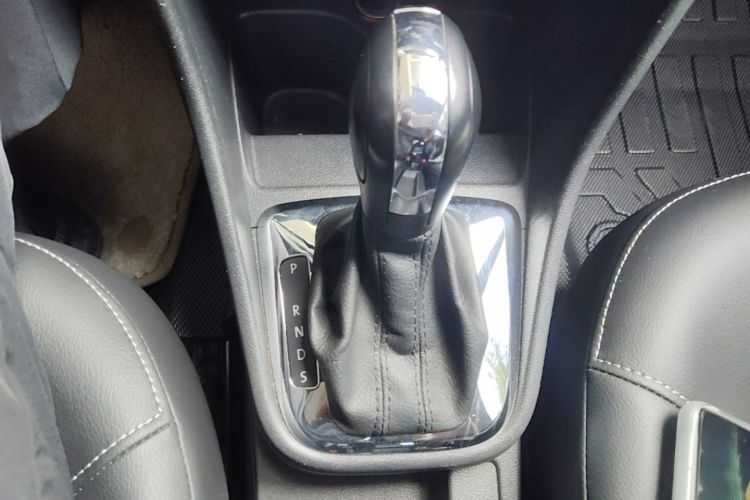Volkswagen Santana 2016 car image #18