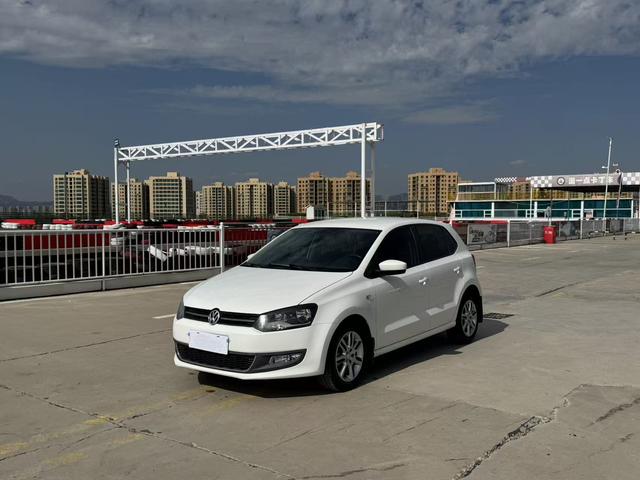Volkswagen Polo 2013 #11 Volkswagen Polo 2013 car image #11