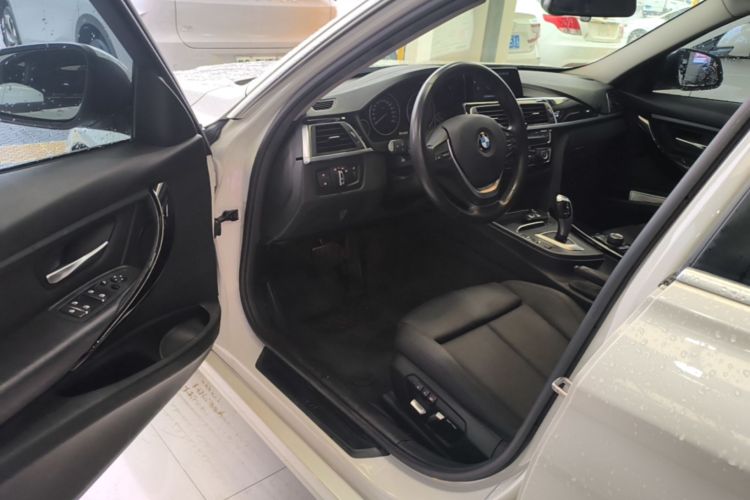 BMW 3 Series 2017 #12 BMW 3 Series 2017 car image #12