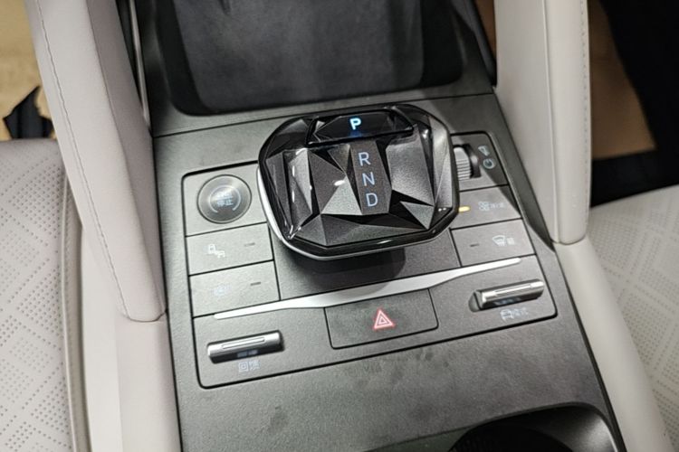 BYD YuanUP 2024 car image #14