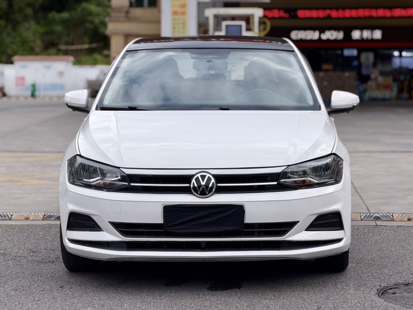 Volkswagen Polo 2021 car image #2